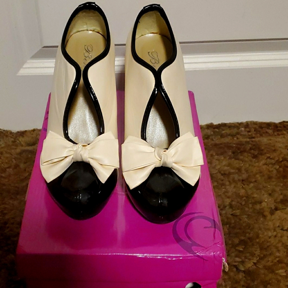 High heels - Picture 2 of 4